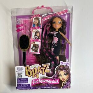 2012 Bratz Featherageous Yasmin Doll New NIB Figure and Accessories Hairbrush
